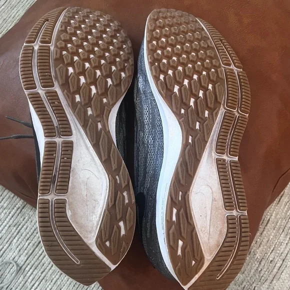 Nike Air Zoom Pegasus 36 in Gunsmoke - Picture 4 of 8